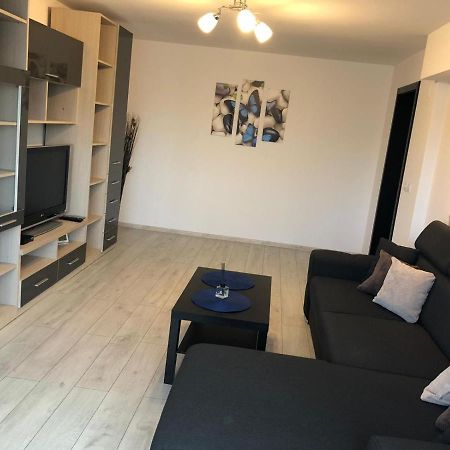Apartament Modern Targoviste In Regim Hotelier Exteriör bild