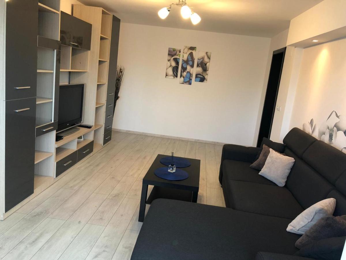 Apartament Modern Targoviste In Regim Hotelier Exteriör bild