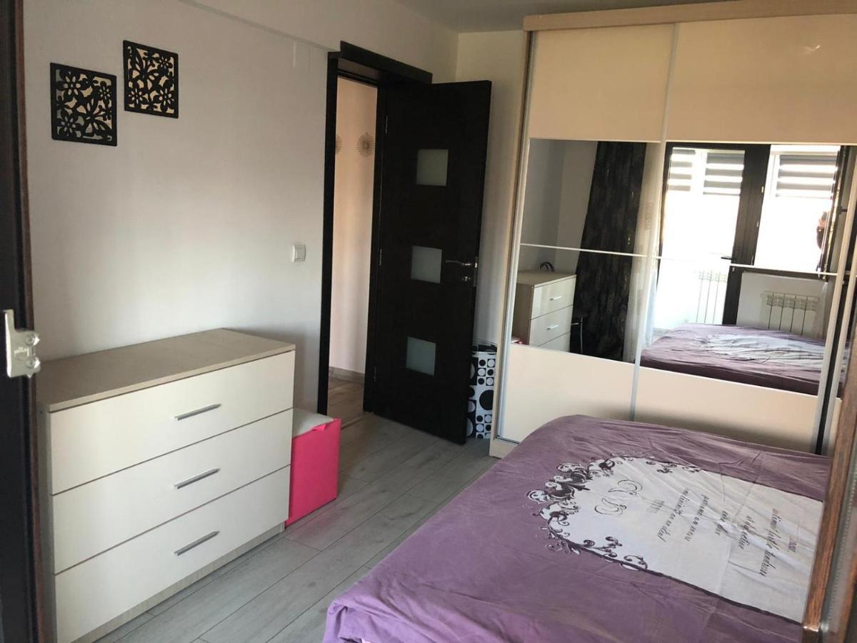 Apartament Modern Targoviste In Regim Hotelier Exteriör bild