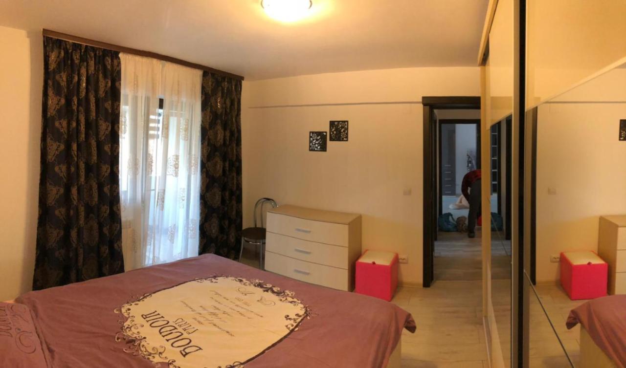 Apartament Modern Targoviste In Regim Hotelier Exteriör bild