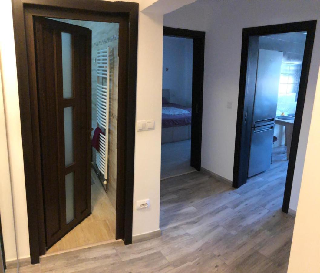 Apartament Modern Targoviste In Regim Hotelier Exteriör bild